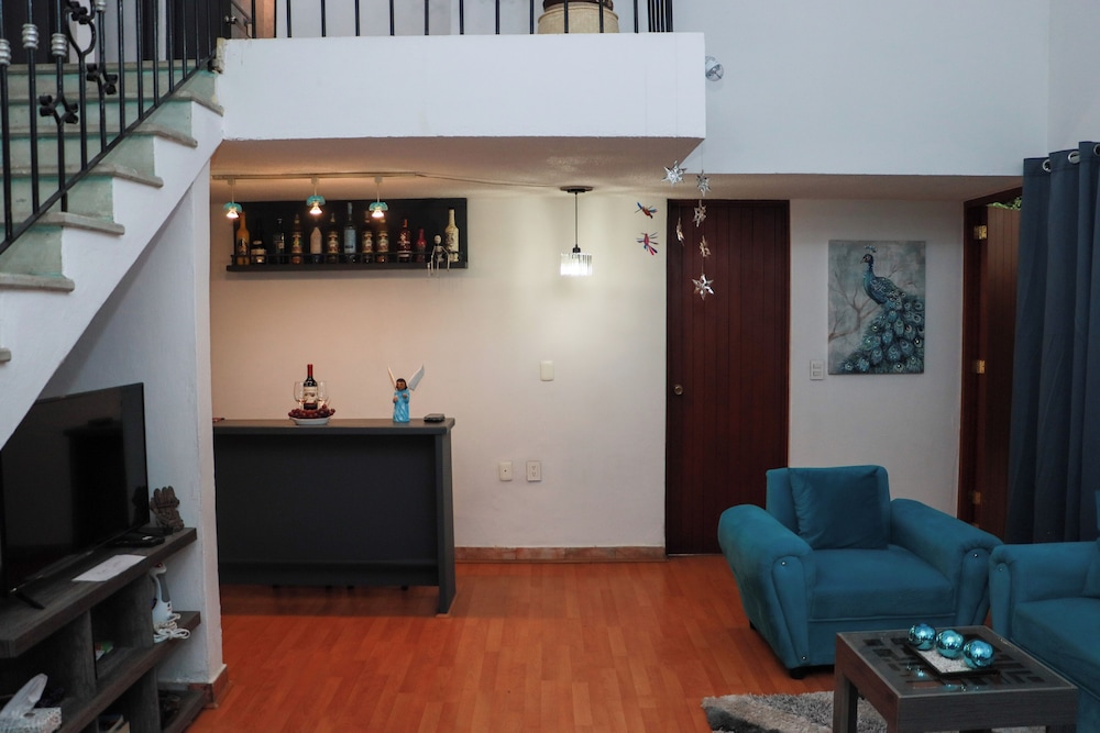 Comfort House, 4 Bedrooms, Balcony, Mountainside photo 2