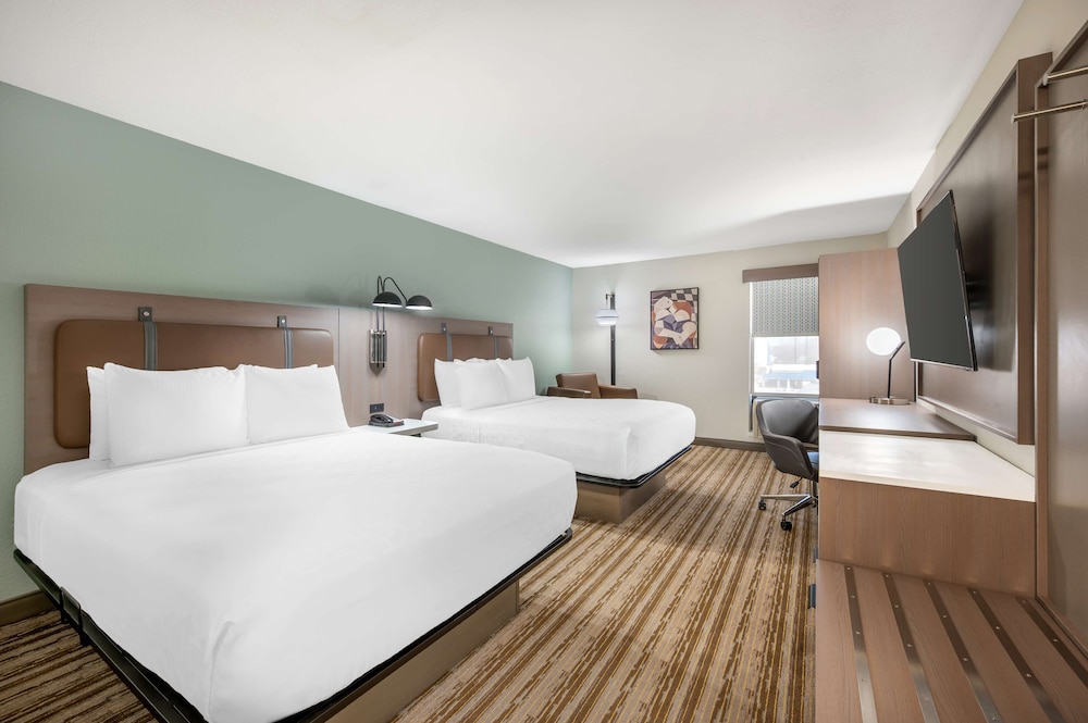 Standard Room, 2 Queen Beds, Non Smoking, Refrigerator & Microwave photo 2