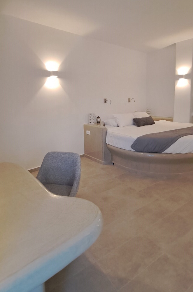 Pegasus Cave Hot Tub Suite