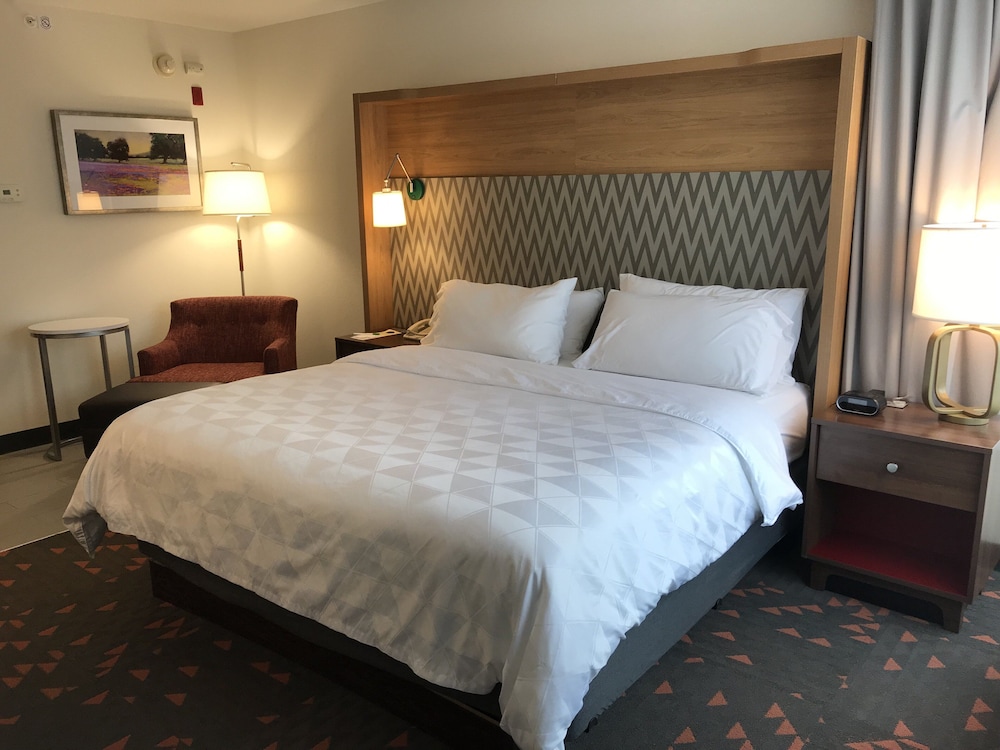 Standard Room, 1 King Bed (Mobility) - Photo 3