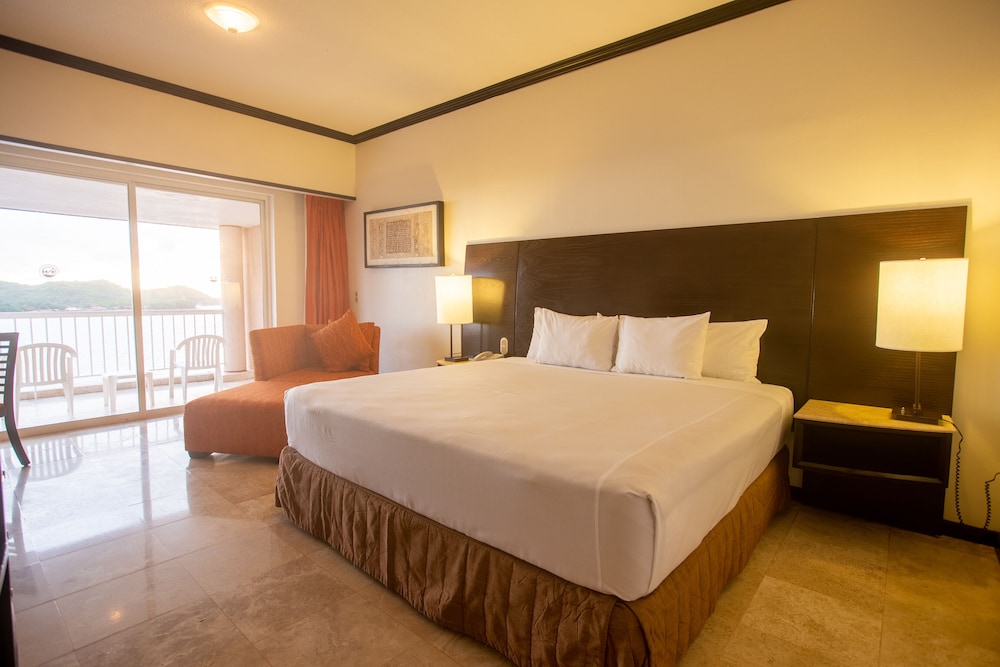Deluxe Room, Balcony, Sea View - Photo 8