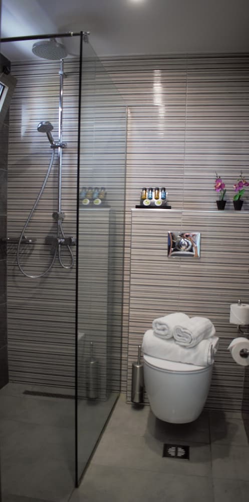 Superior Double or Twin Room - Photo 11