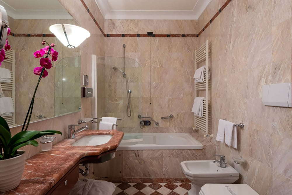 Classic Room (Small) - Photo 8
