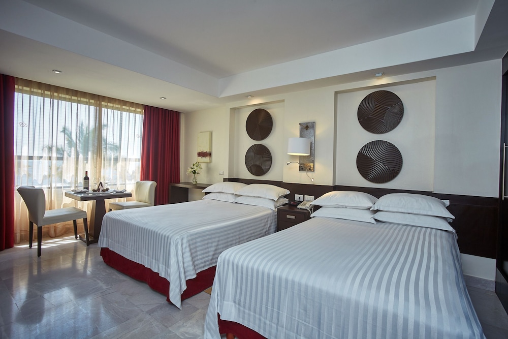 Deluxe Room, Ocean View photo 2
