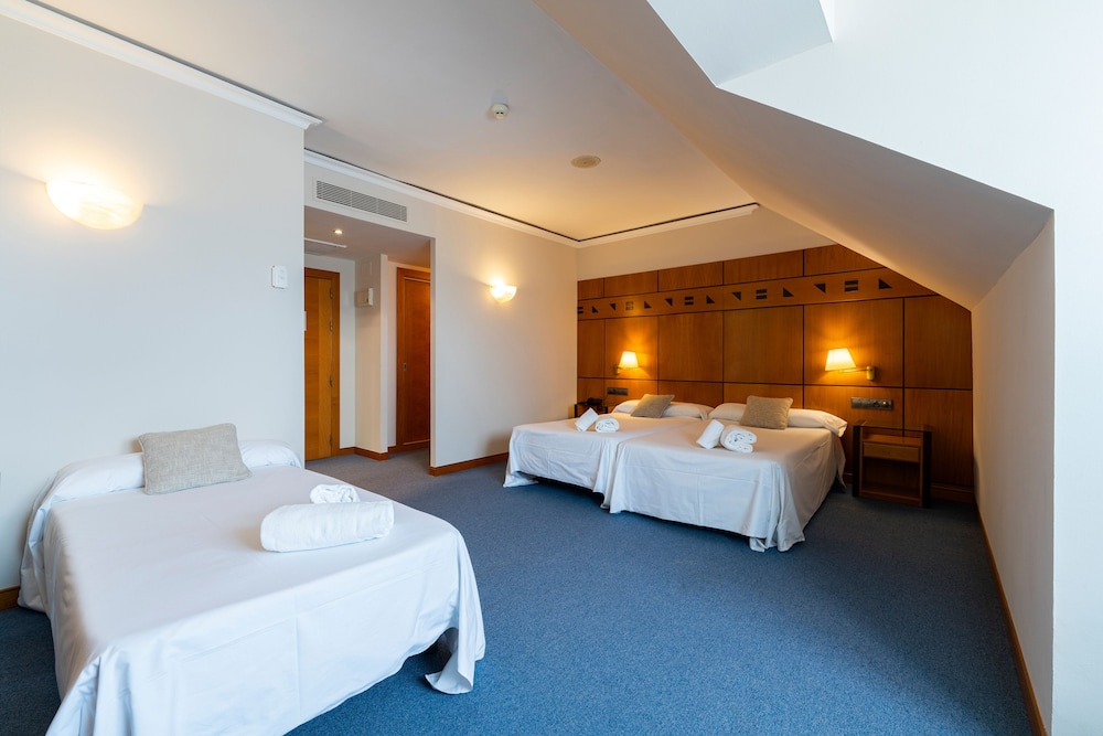 Triple Room (3 adults) - Photo 3