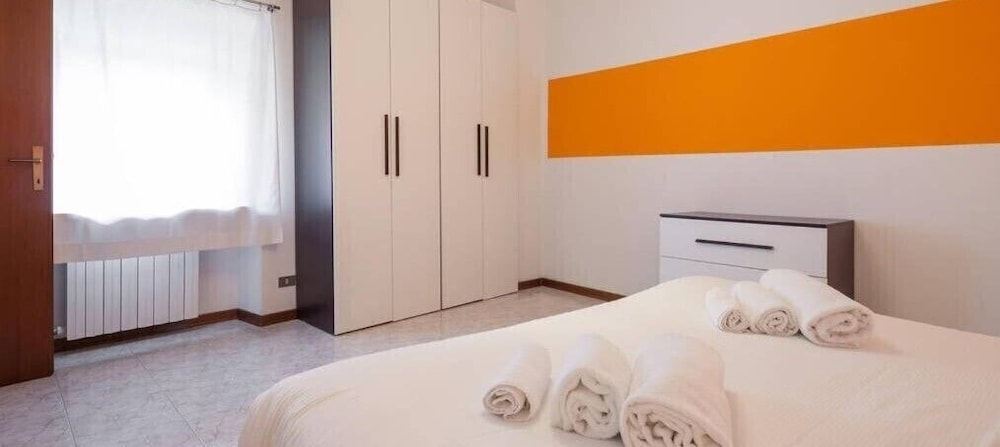 Apartment (Arancio)