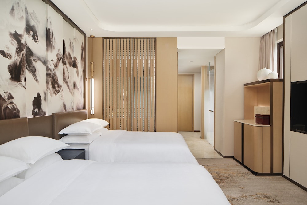 Room, 2 Double Beds, River View - Photo 4