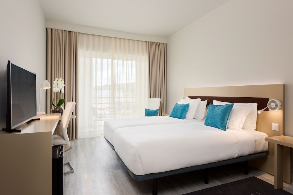 Standard Room, 2 Twin Beds, Non Smoking - Photo 5