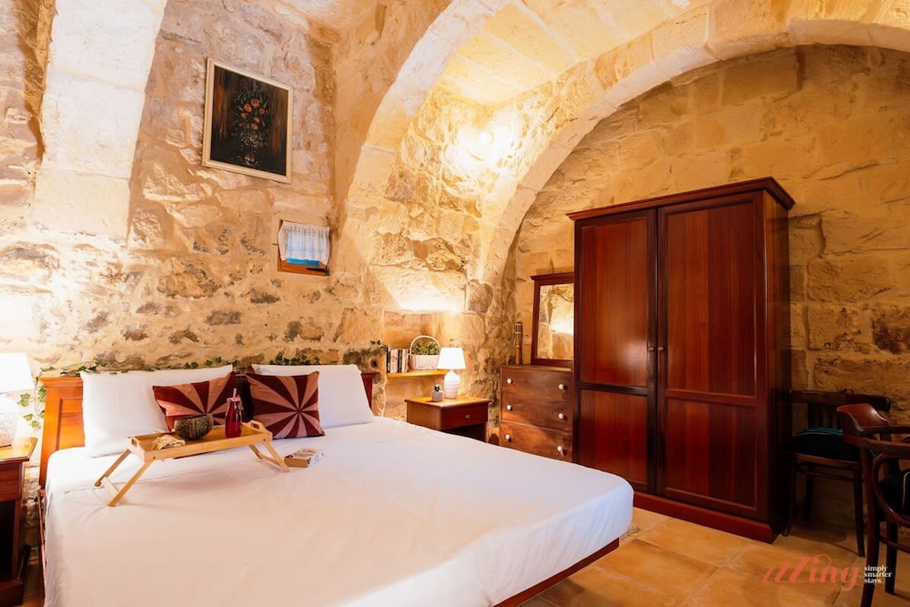 Villa photo 1