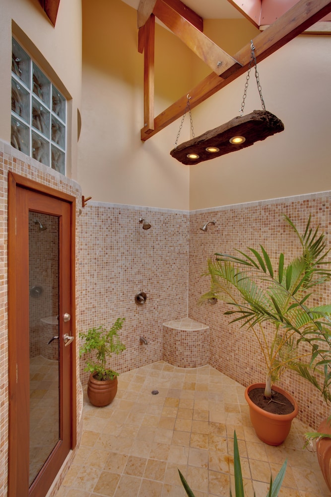 3 Bedroom Beach Villa with Pool photo 3