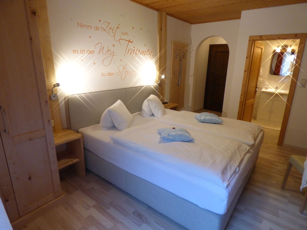 Double Room, Balcony, Mountain View photo 1