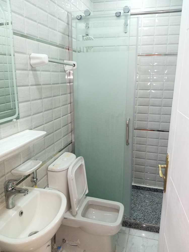 Deluxe Twin Room, 2 Twin Beds, Private Bathroom - Photo 3