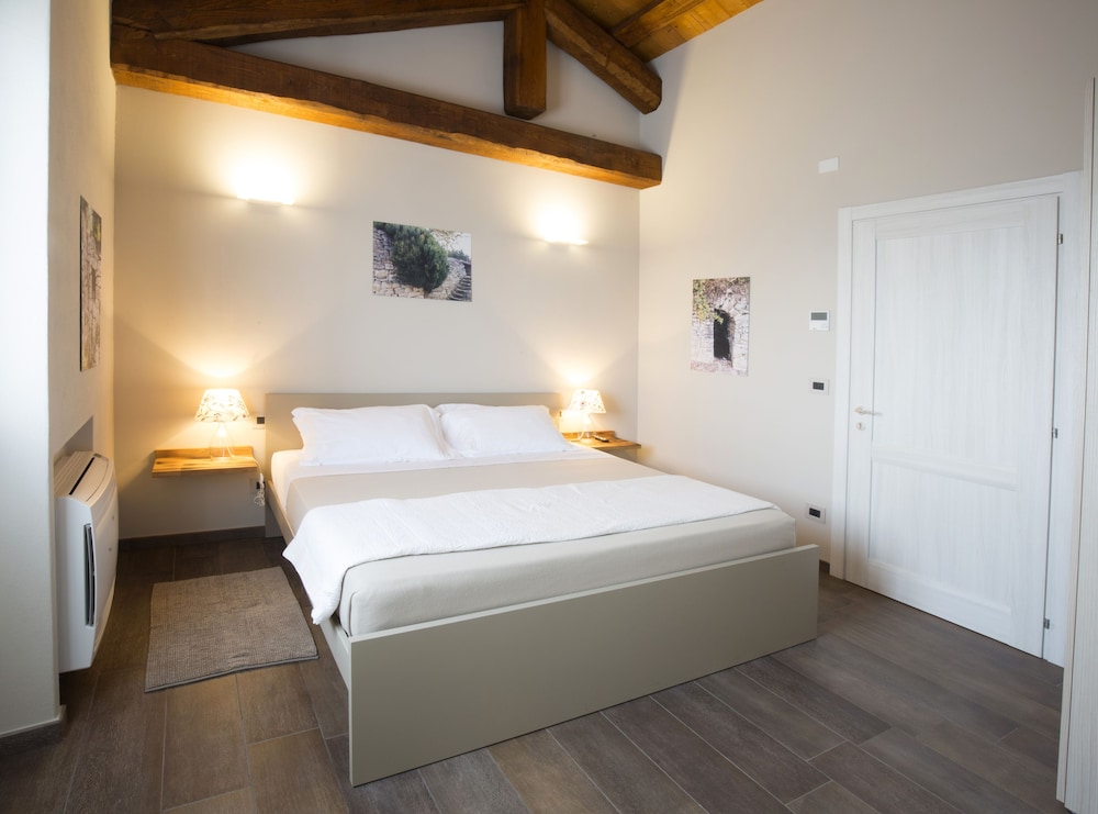 Standard Double Room photo 3