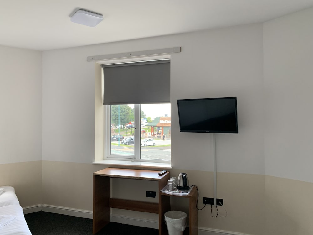 Family Quadruple Room, Multiple Beds, Non Smoking, Ensuite photo 2