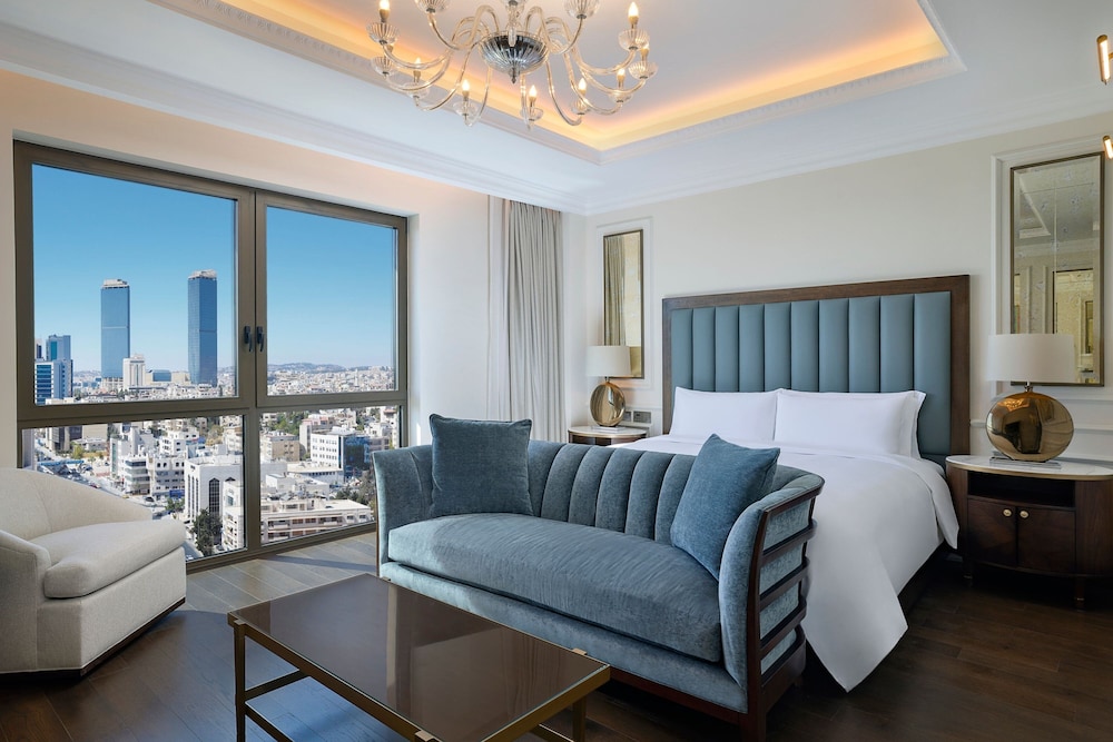Grand Suite, 1 King Bed (View) photo 2