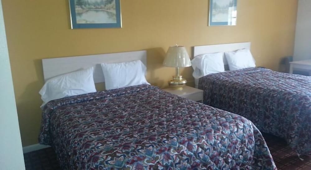 Standard Room, 2 Queen Beds photo 1