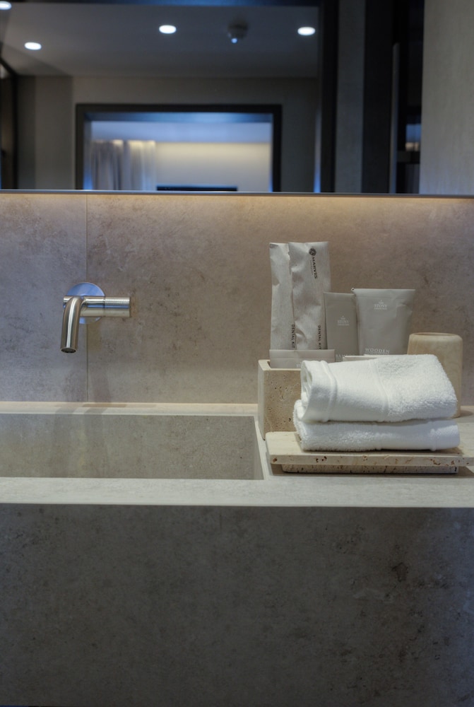 Superior Room, Sea View - Photo 9