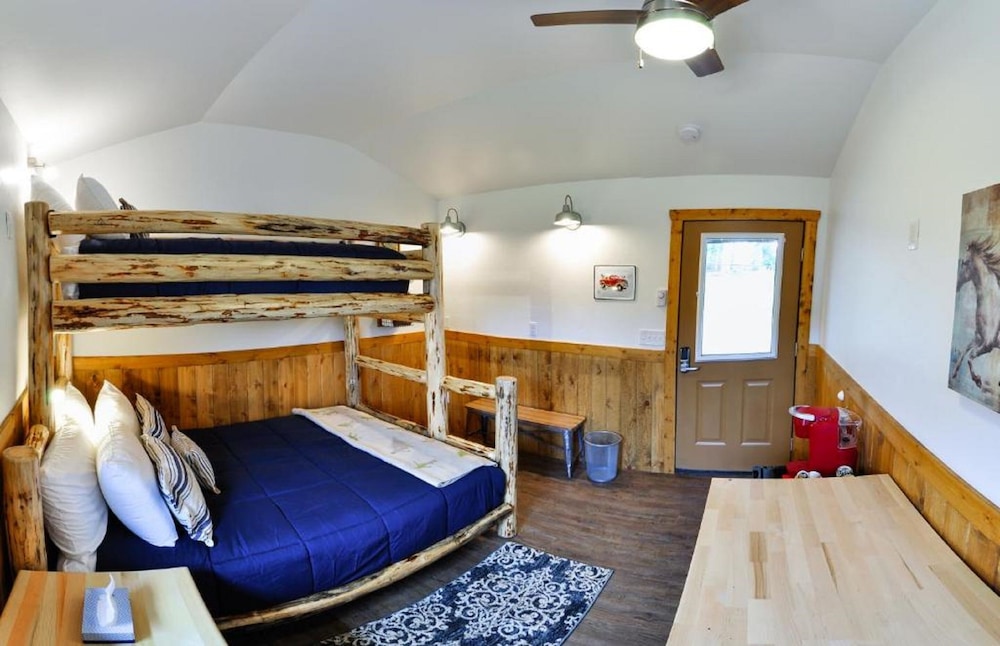 Private Hostel Room w/ Shared Bathroom