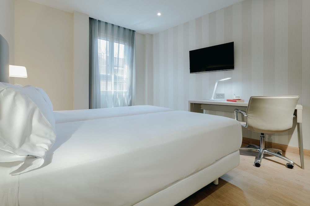 Junior Suite, City View - Photo 4