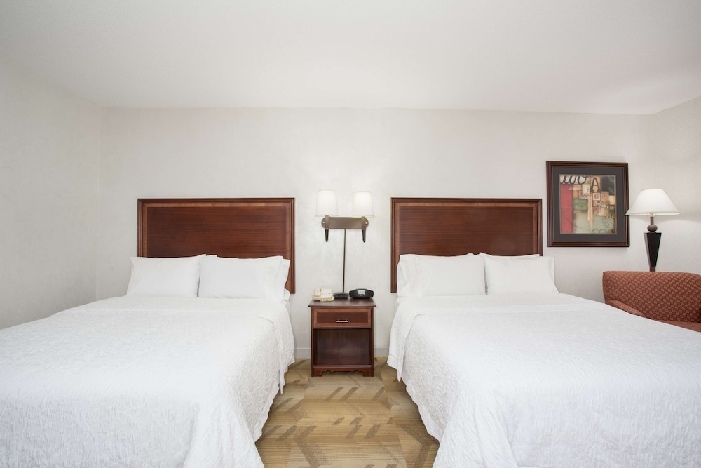 Room, 2 Queen Beds, Accessible, Non Smoking - Photo 5