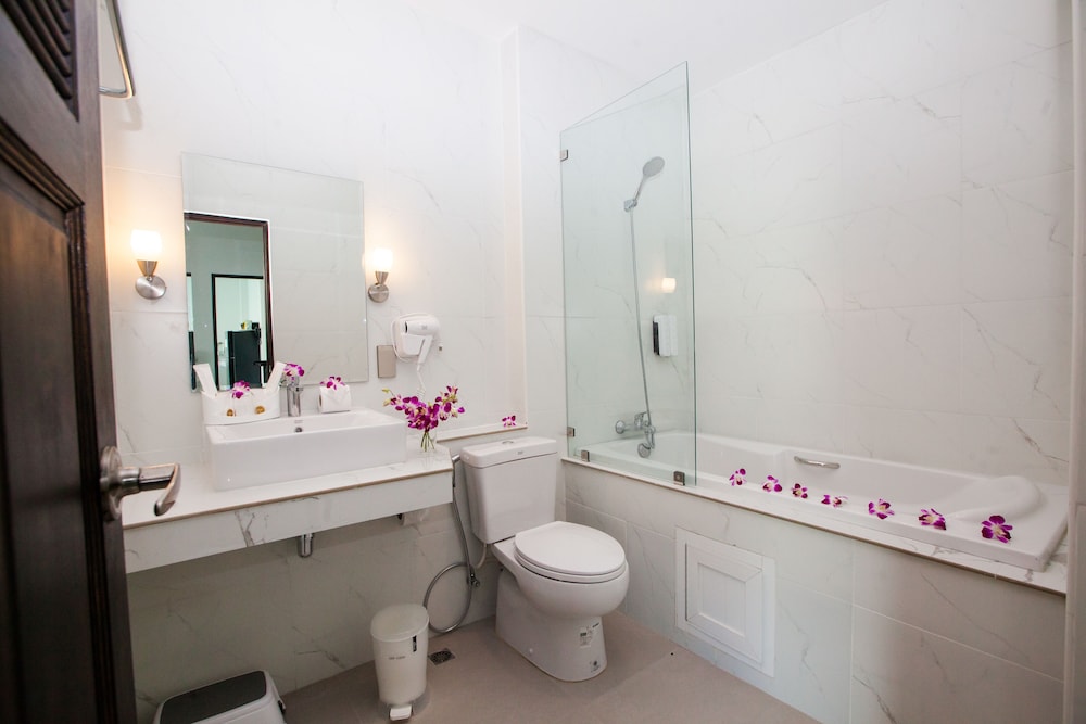3 Bedrooms Villa with Private Jacuzzi photo 3