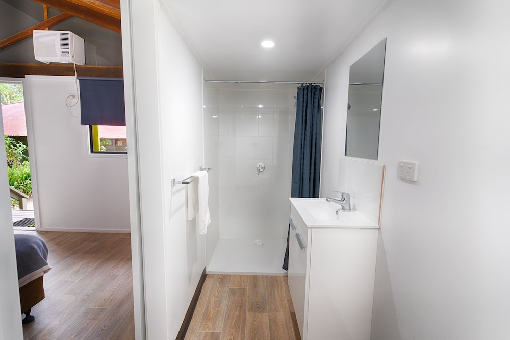 Ensuite Room (2 - Twin) photo 2