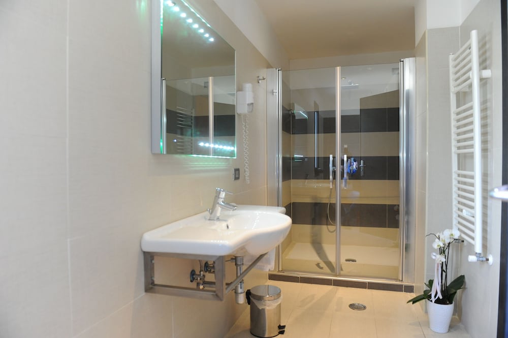 Deluxe Triple Room photo 2