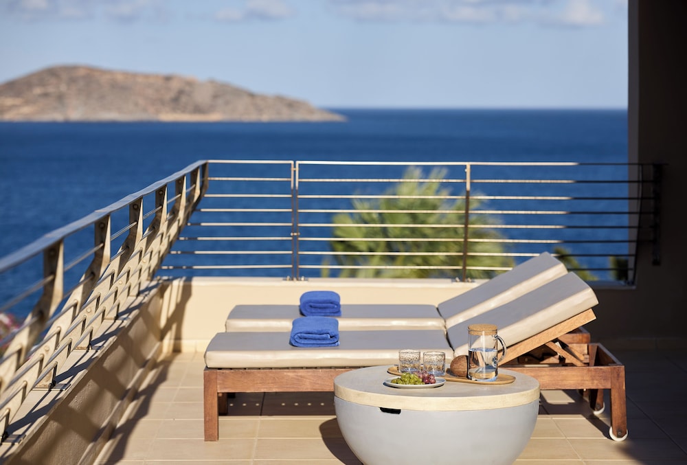 Mythica Superior Suite, Sea View - Photo 2