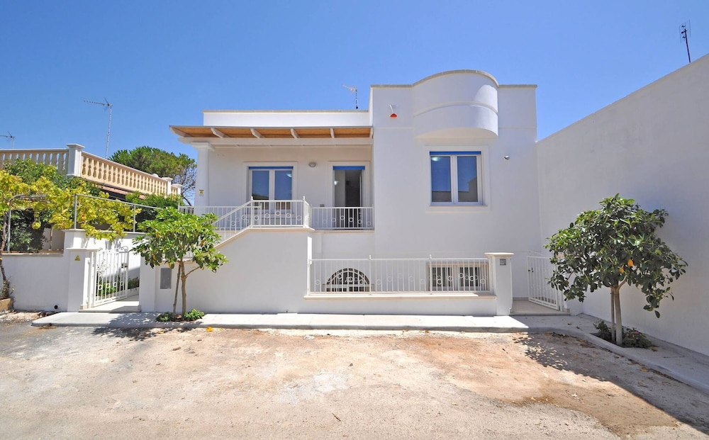 Villa, Smoking photo 2