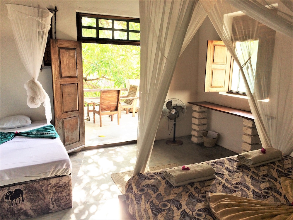 Triple Room, Balcony, City View (Lizanne)