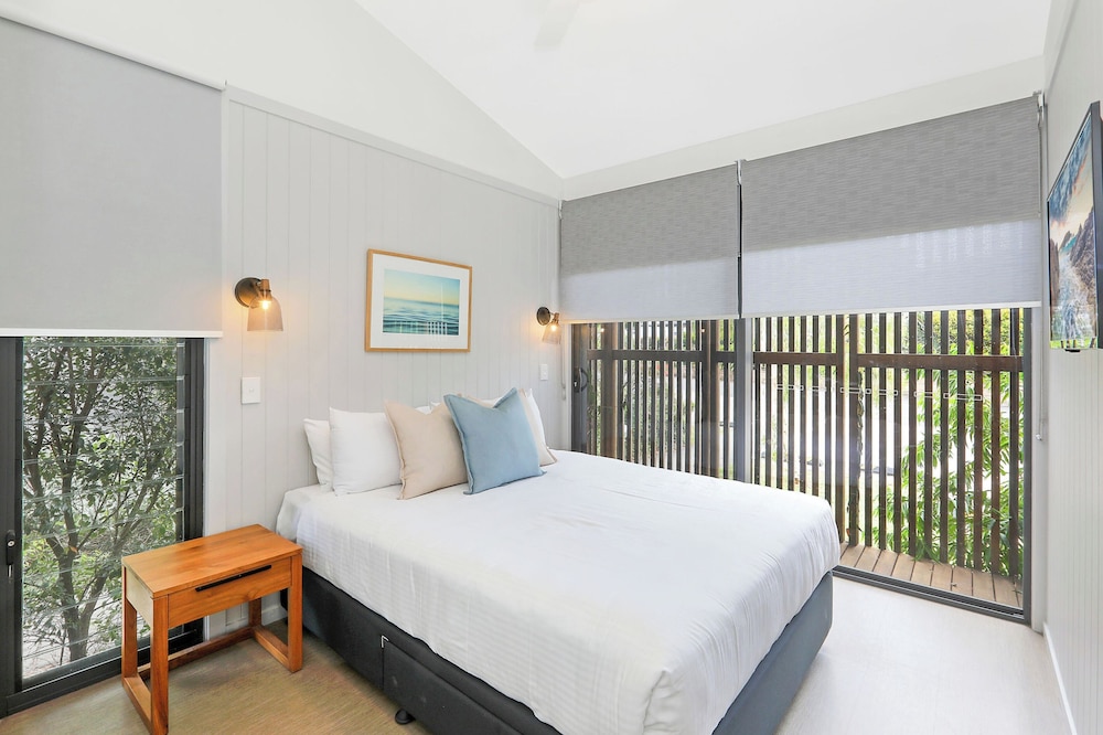 Premium Cabin - Sleeps 5 photo 1