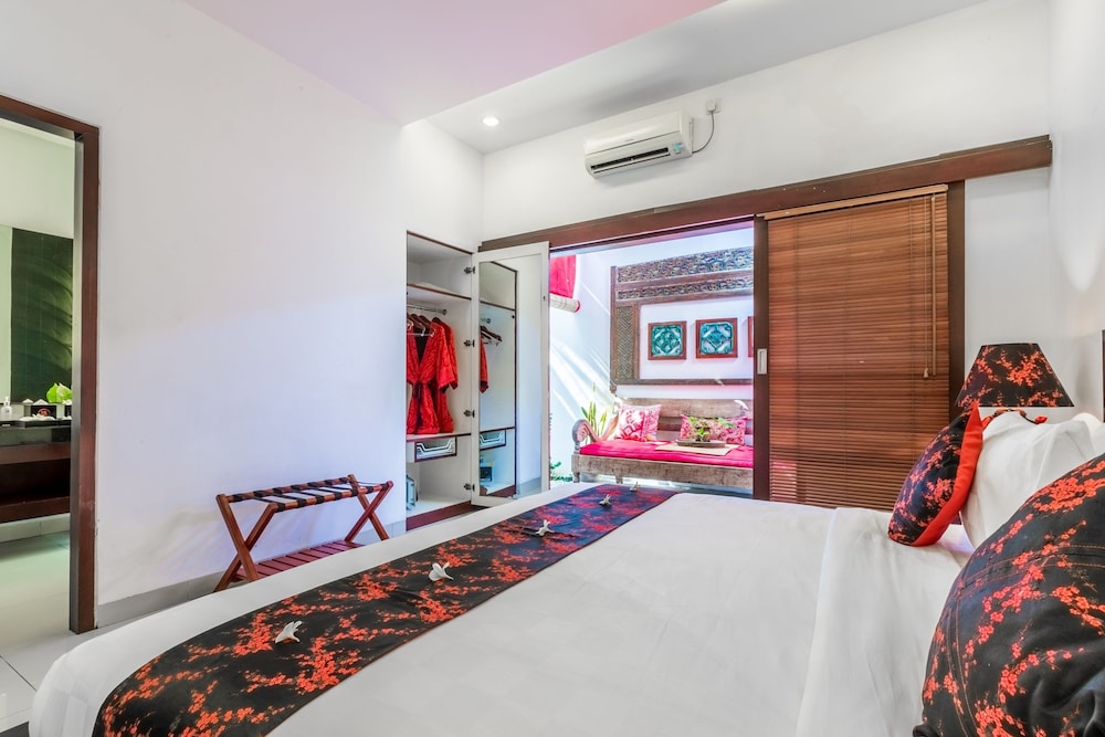 Junior Suite, Pool Access - Photo 14