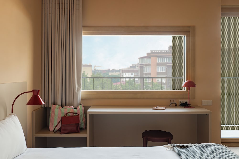 Comfort Apartment, 1 Queen Bed, City View