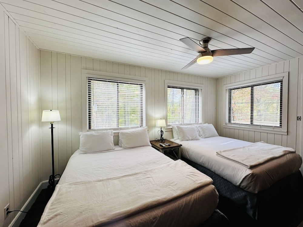 Premium Cabin (Historic Cabin 34)