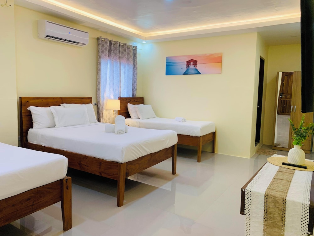 Executive Quadruple Room photo 1
