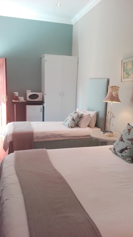 Room (11) photo 1
