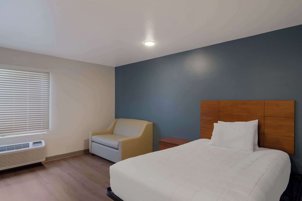 Standard Room, 1 Double Bed, Accessible, Non Smoking (Bathtub and Sofa) photo 1