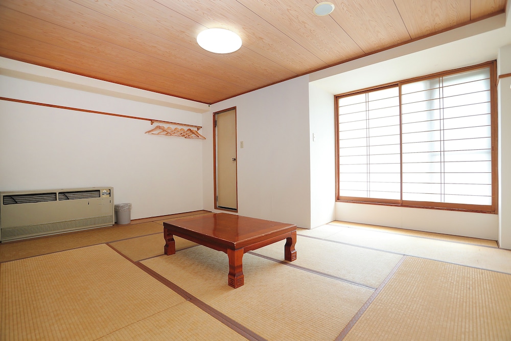 Standard Room, Non Smoking, Mountain View photo 2