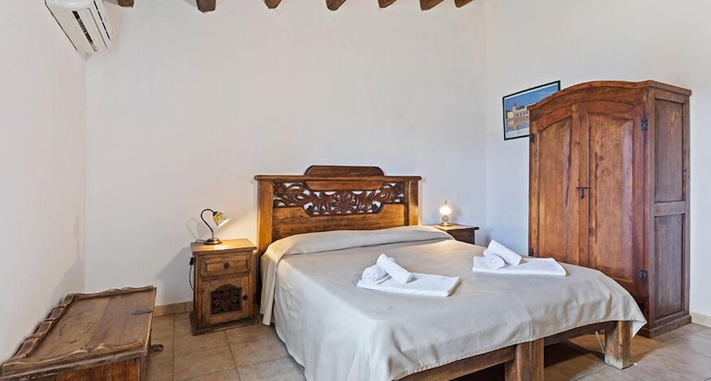 Deluxe Double Room, 1 Queen Bed, Hill View
