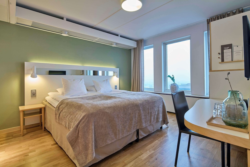 Suite (Master) - Photo 1