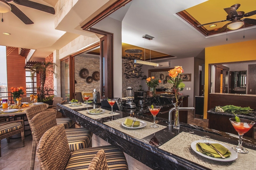 Luxury Penthouse, 2 Bedrooms, Ocean View photo 1