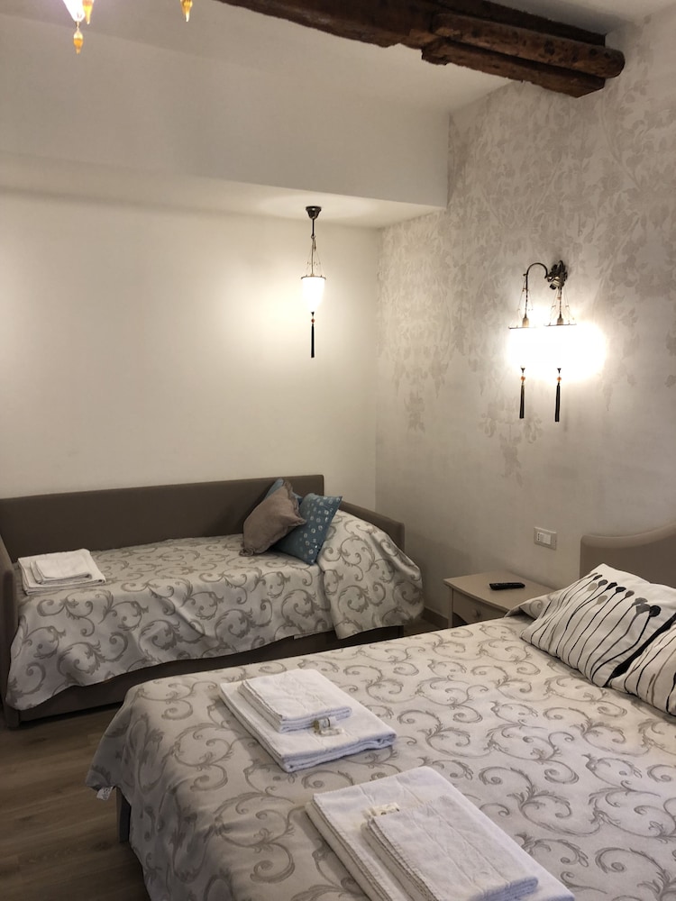 Deluxe Triple Room photo 1