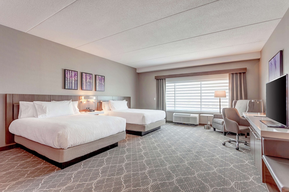 Suite, 2 Queen Beds, Accessible (Mobility & Hearing, Roll-in Shower)