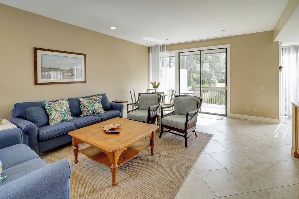 Villa, Multiple Beds, Kitchen, Pool View (1252 Harbour Town Club)