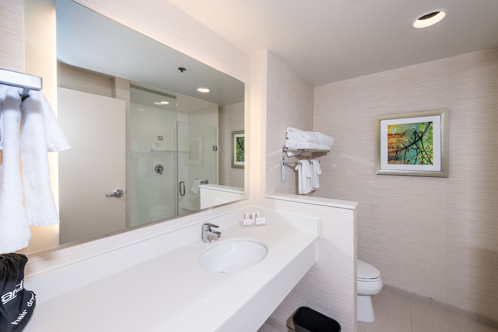 Fairfield Inn & Suites by Marriott Plymouth White Mountains, Photo 3