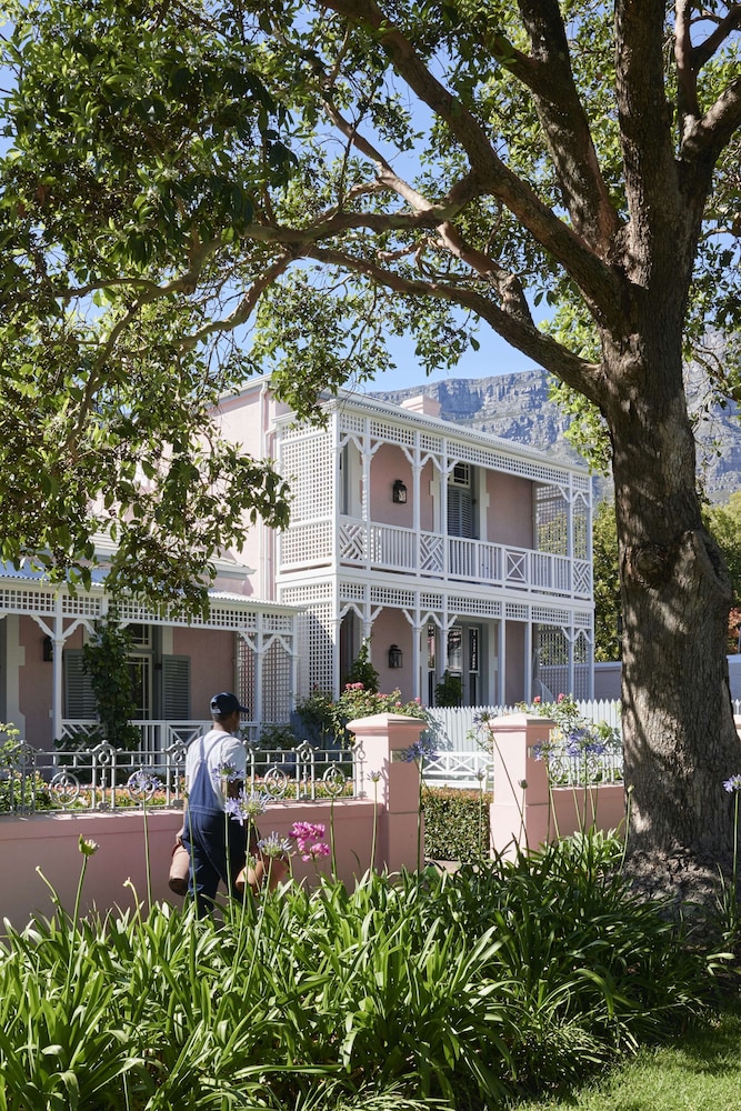Deluxe Suite (Garden Cottage)