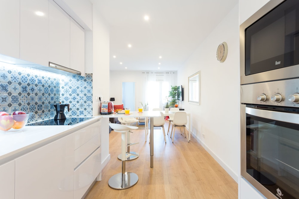 Apartment, 4 Bedrooms, City View photo 2