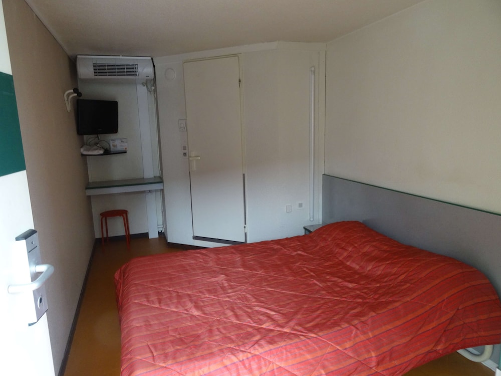 Standard Room, 1 Double Bed - Photo 5