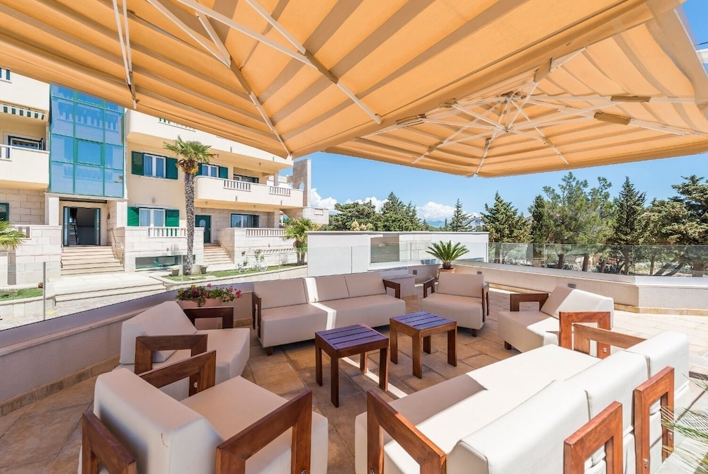 Apartment (Luka - with pool - A2(2+2))