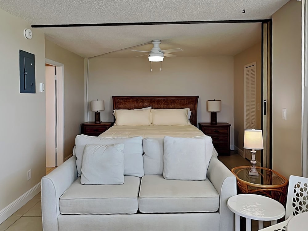Condo (1 Bedroom) photo 2